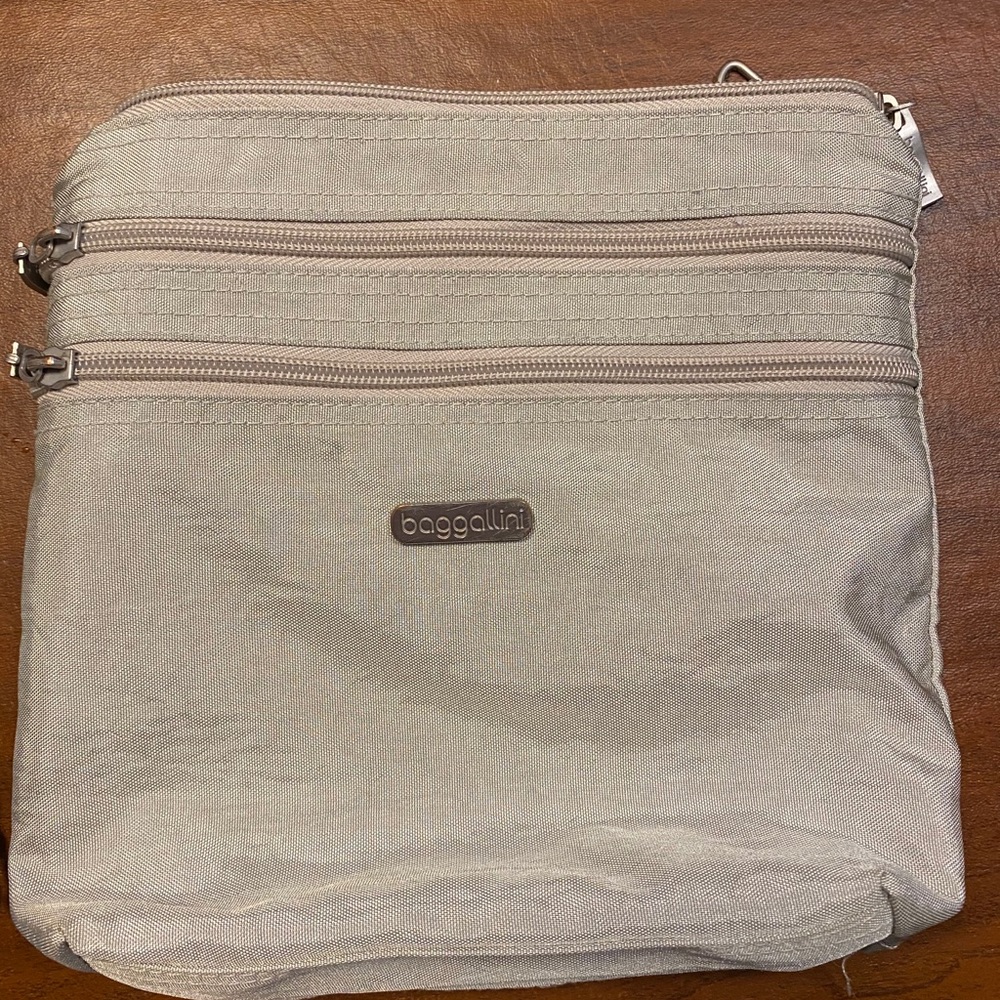 Silver gray crossbody bag set